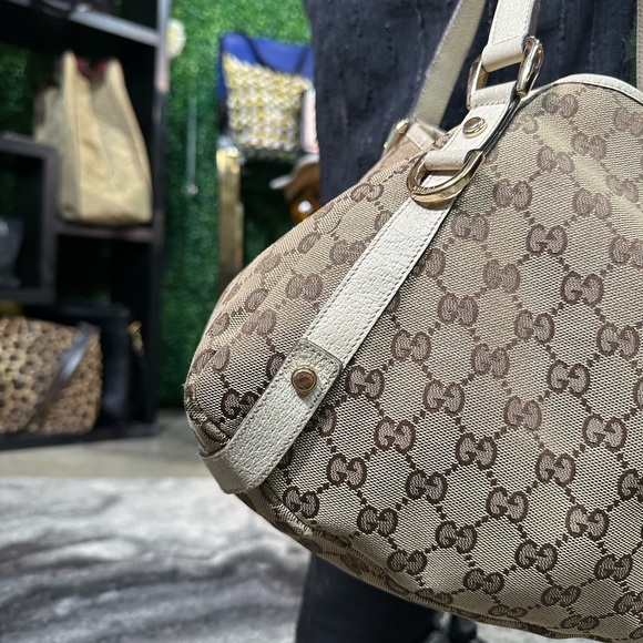 Gucci Abbey Guccissima Monogram Medium Shoulder Bag in Tan Cream - Picture 5 of 17